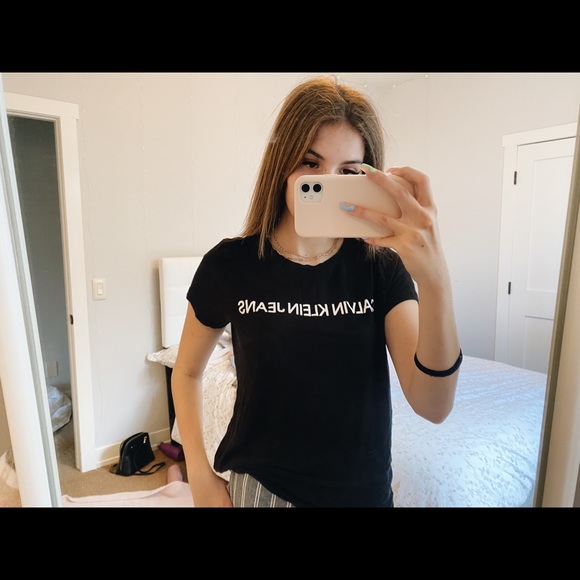 ‼️BUNDLE Two T-shirts - Picture 2 of 6